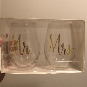 Mr and Mrs stemless wine glasses